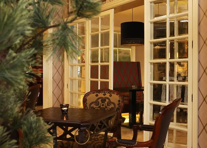 Plaza - Heritage Collection - Avenida Lisboa