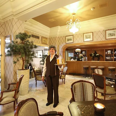 Heritage Lisboa Plaza Hotel - Avenida 4*